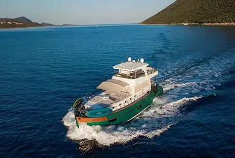 4 kabin 8 kişilik trawler yat golden story