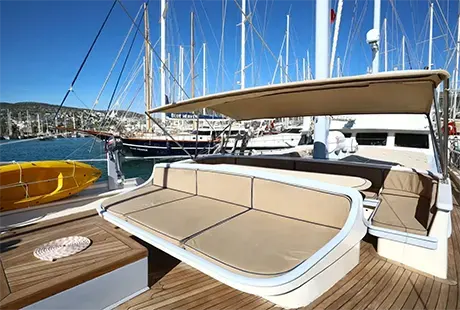 baş taraf oturma grubu aegean clipper teknesi