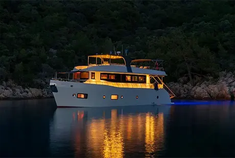 trawler tekne oggusto akşam görünüm 