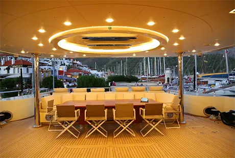 aresteas gulet kıç güverte yemek masası 