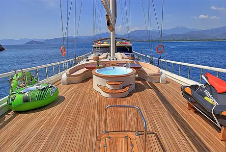 delüks tekne queen of salmakis baş taraf 