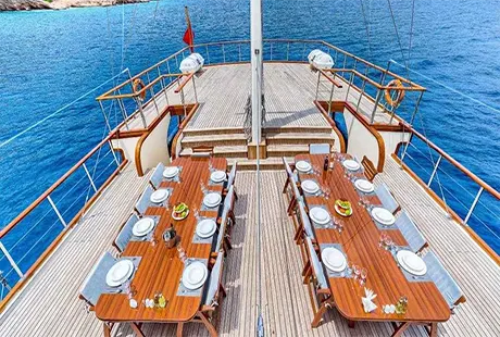 flybridge yemek masaları 