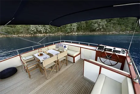 trawler daphne 11 flybridge görünüm 