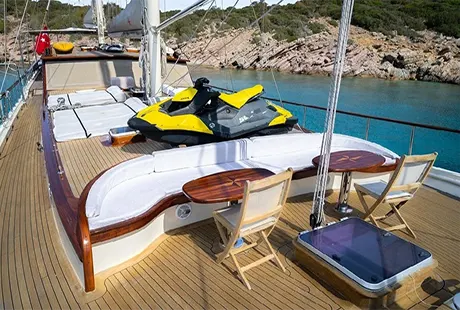 ön güverte jet ski estrella de mar yat
